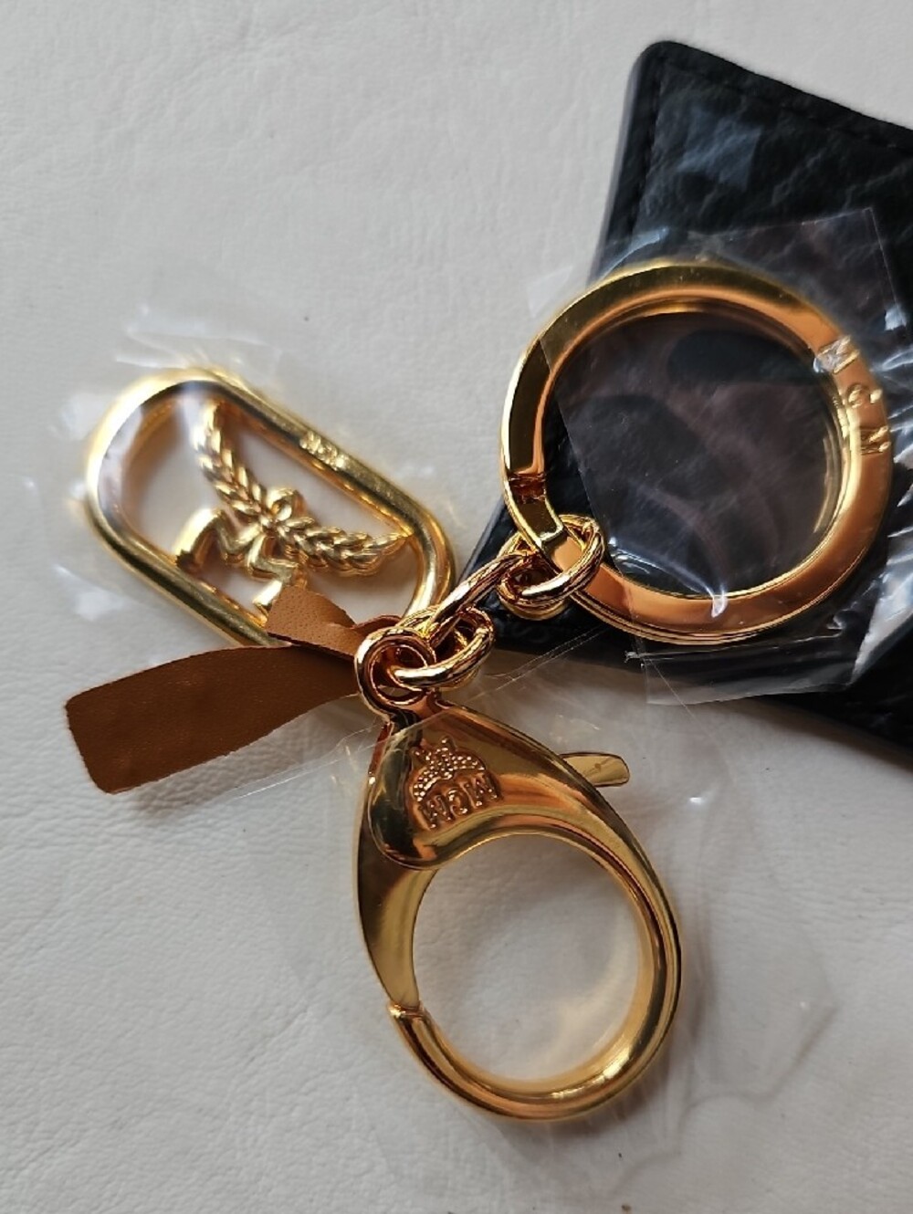 MCM BICOLOR DIAMOND KEY CHAIN - Picture 10 of 12